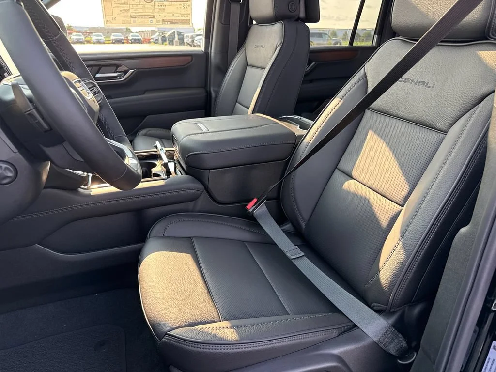 2026 GMC Yukon XL Denali - Photo 15