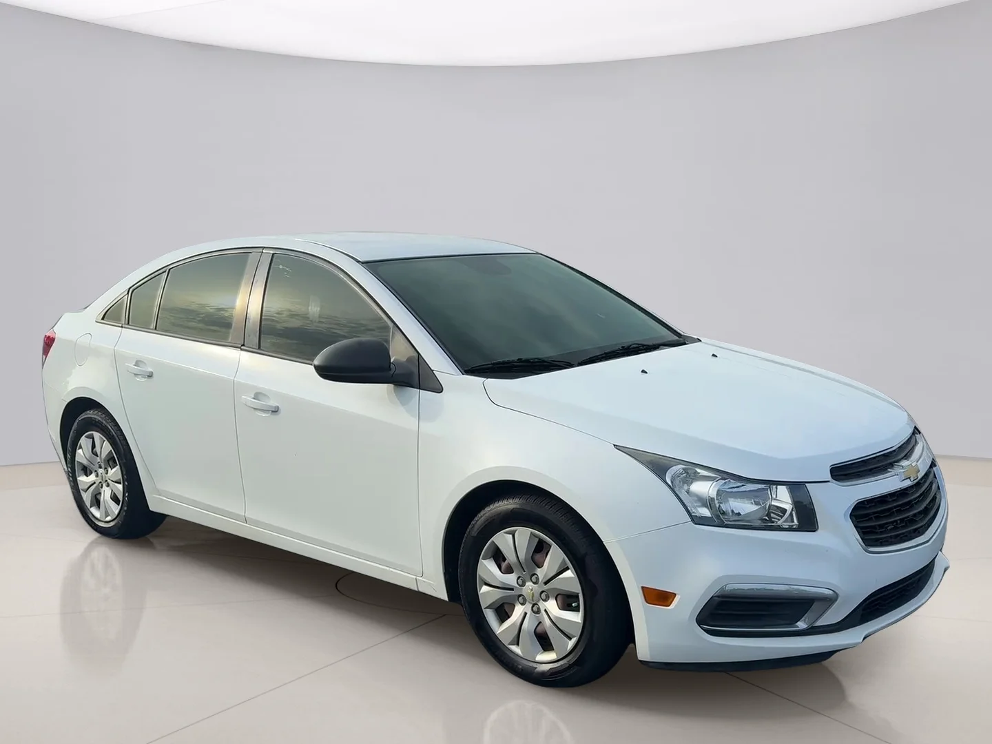 Used 2015 White Chevrolet L image 7