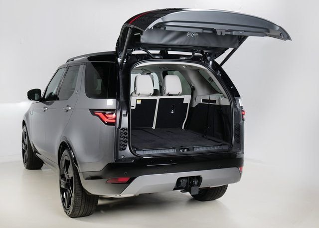 New 2026 Eiger Grey Land Rover Dynamic SE image 31