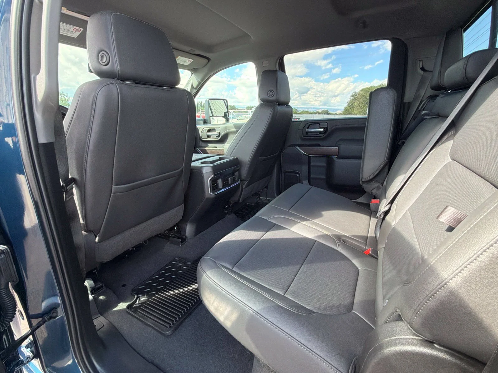 Used 2022 PACIFIC BLUE METALLIC GMC SLT image 28