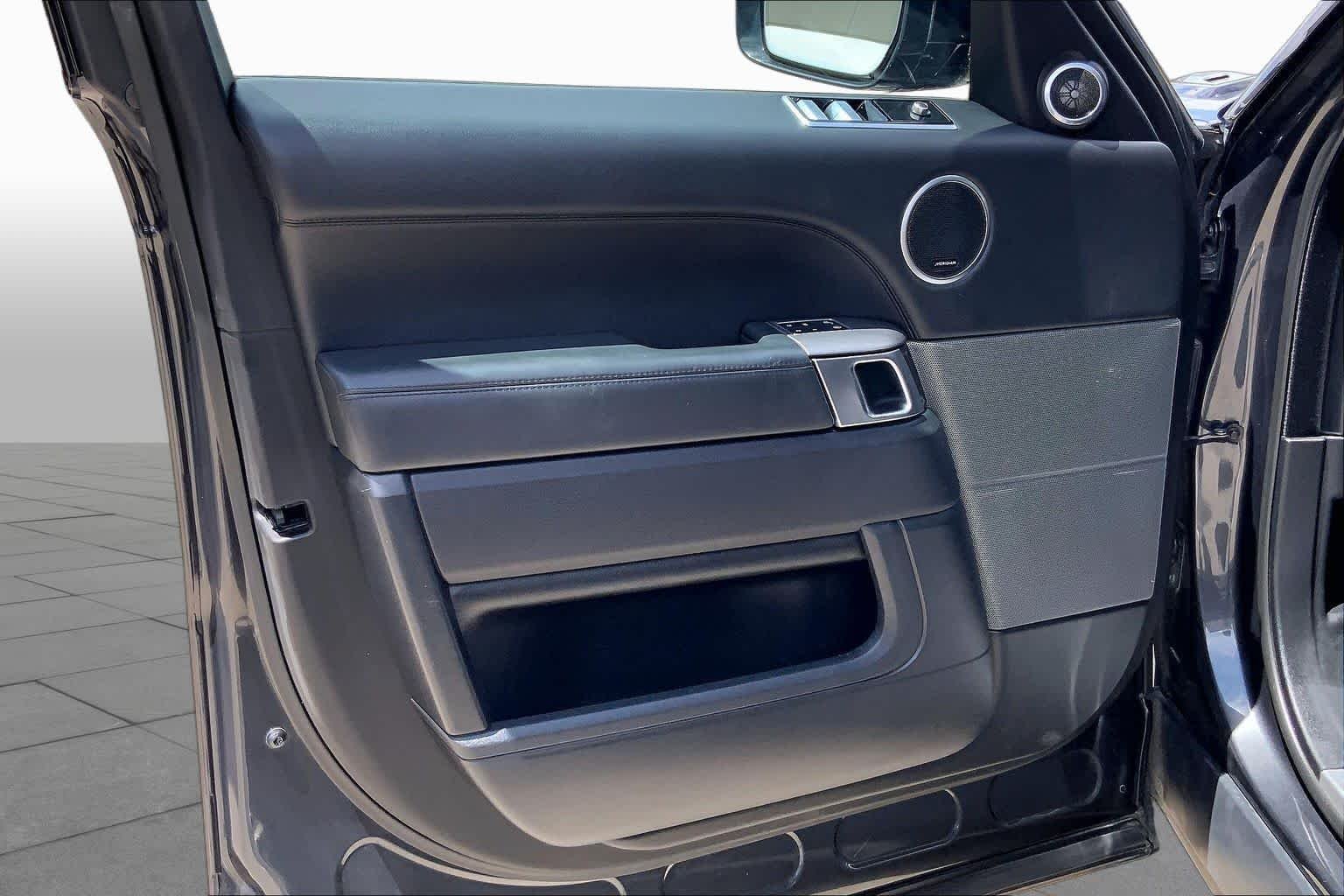 Used 2019 Borealis Black Metallic Land Rover HSE image 22