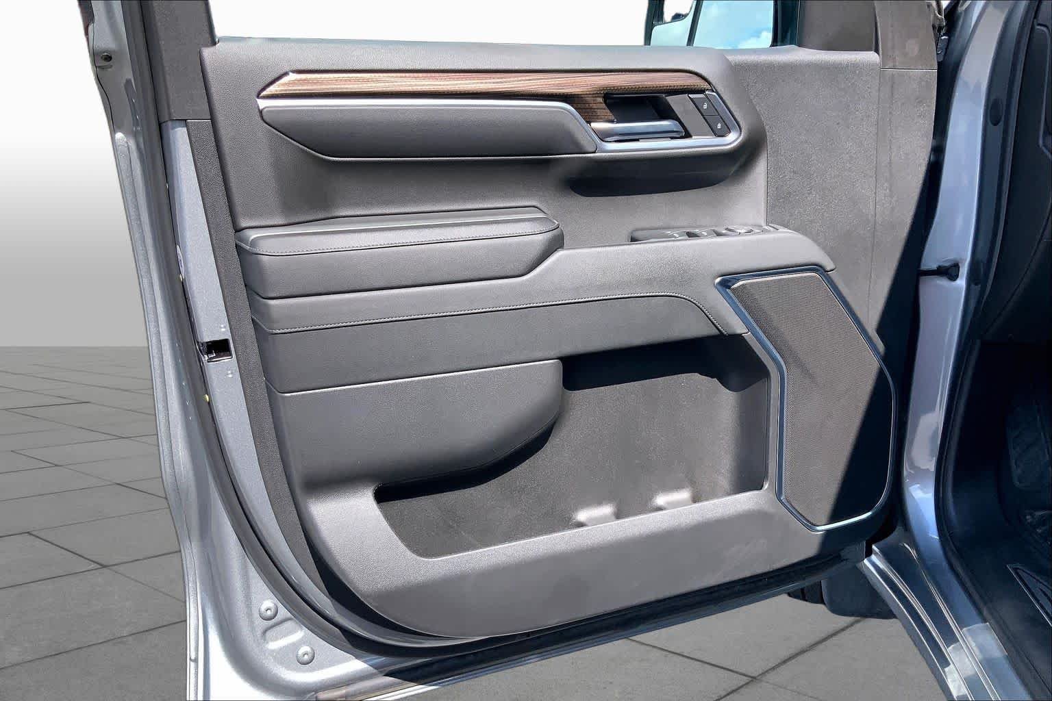 Used 2023 Sterling Gray Metallic Chevrolet LT image 19
