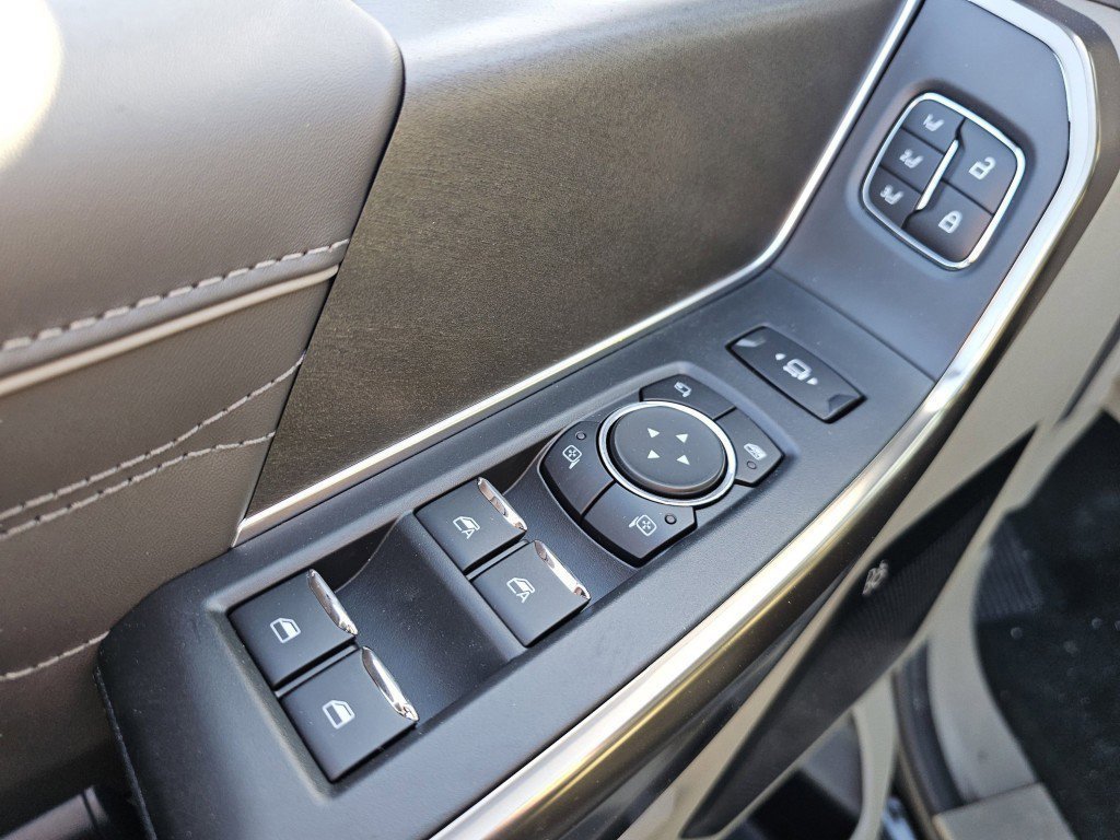 New 2026 Agate Black Metallic Ford Platinum image 33