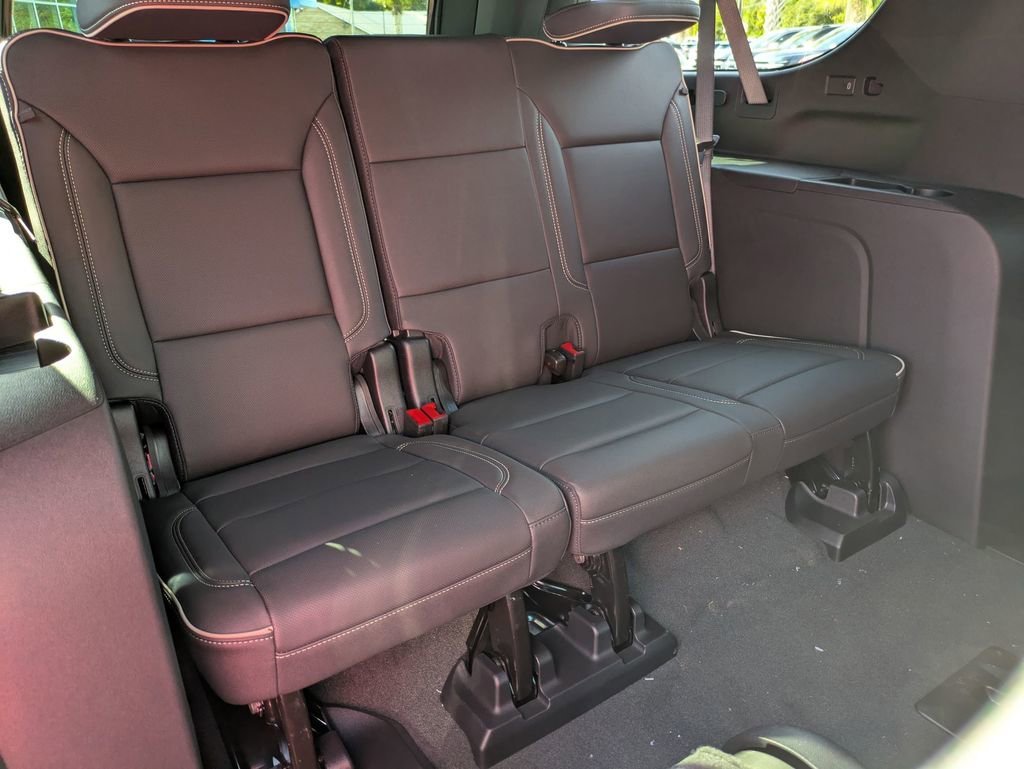 2025 Chevrolet Suburban Premier - Photo 31