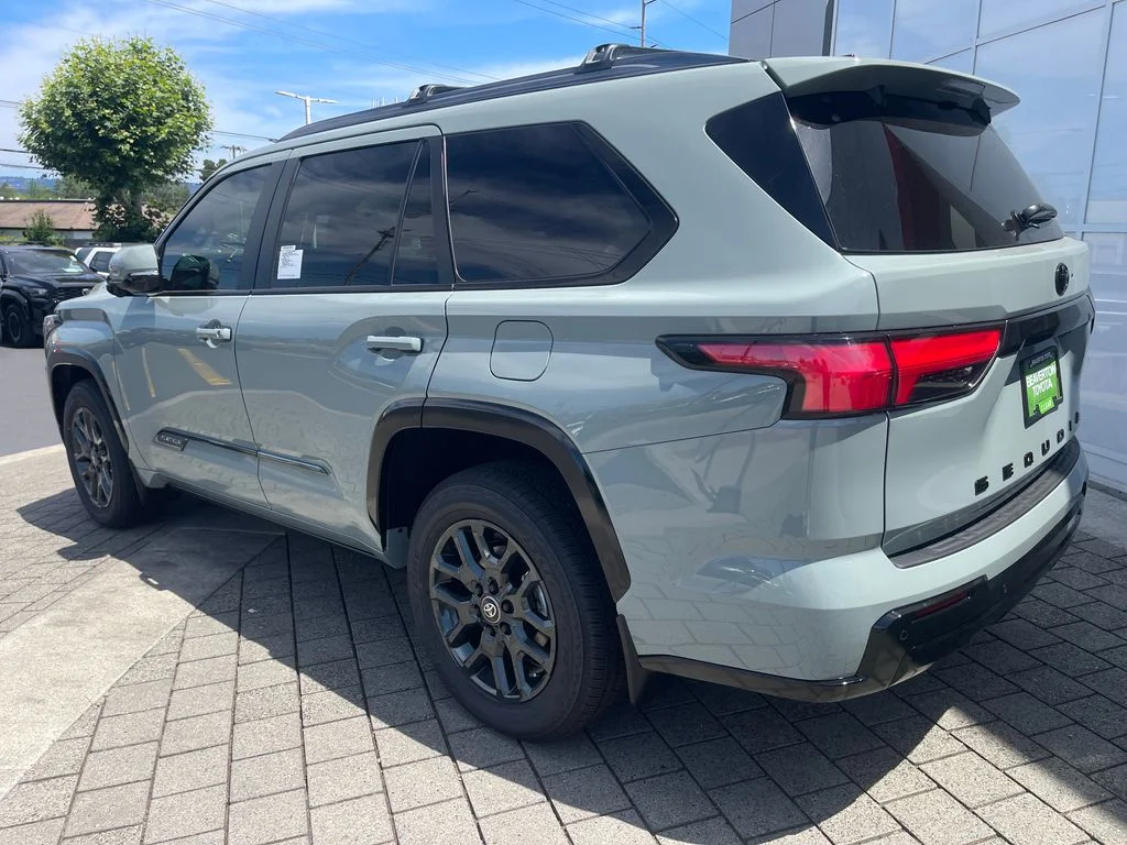 New 2026 Lunar Rock Toyota Platinum image 3