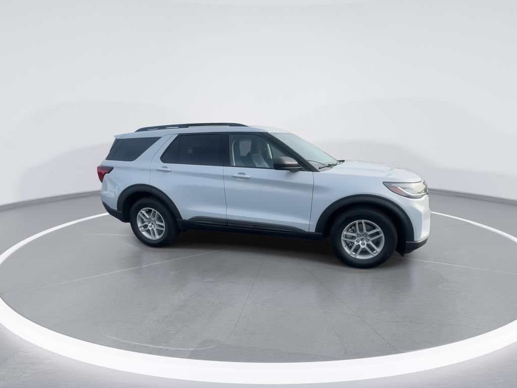New 2026 Space White Metallic Ford Active image 2
