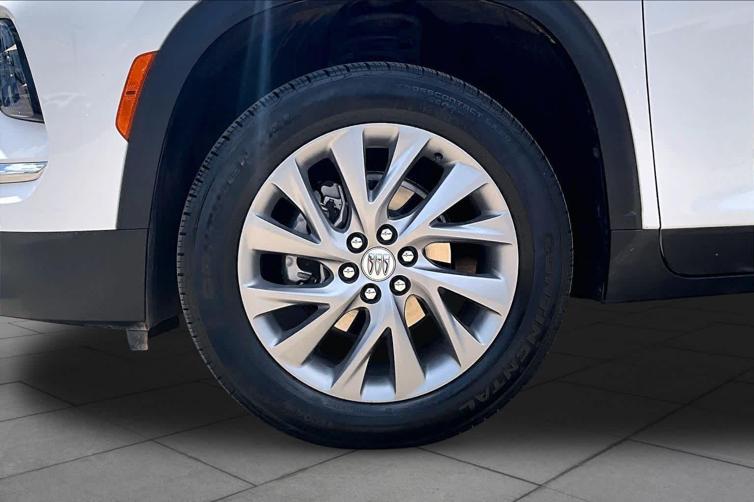 Used 2025 Summit White Buick Preferred image 11