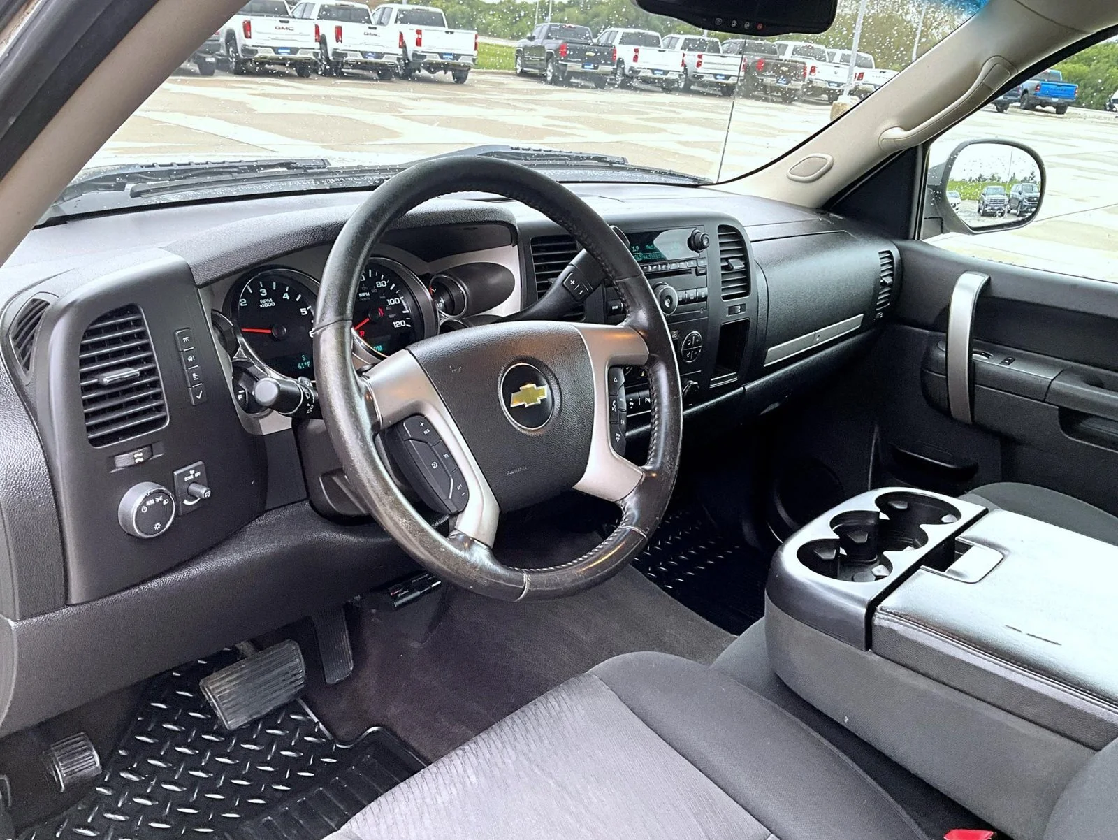 Used 2013 White Chevrolet LT image 11