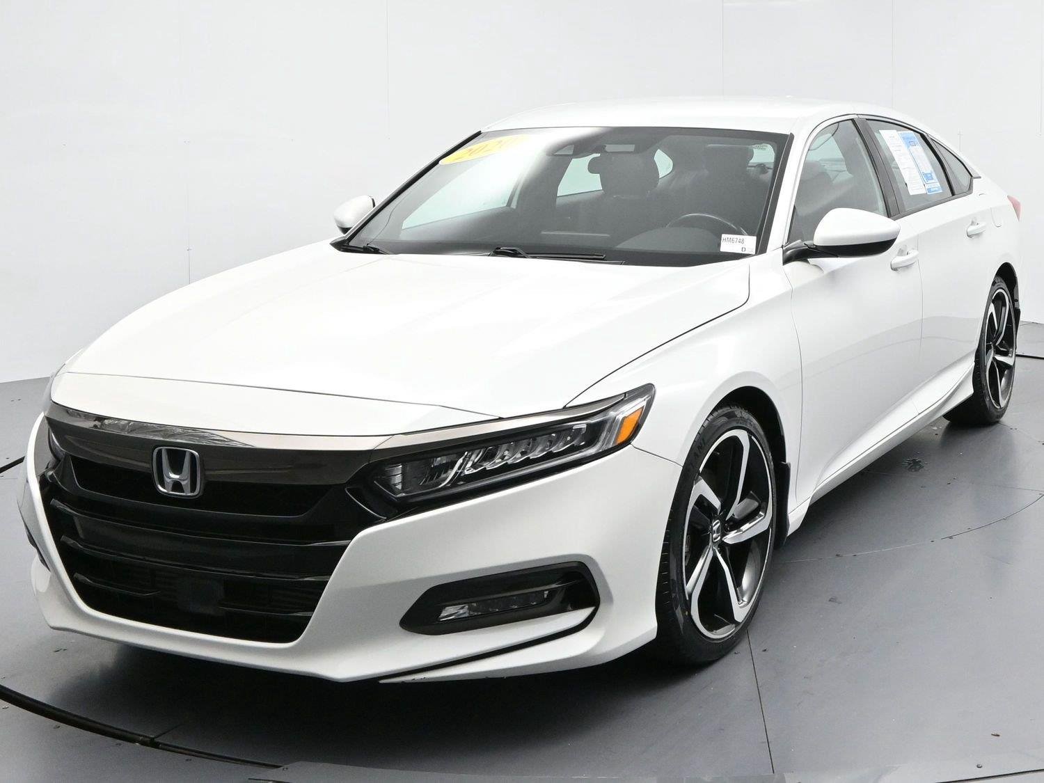 Used 2020 Platinum White Pearl Honda Sport image 3