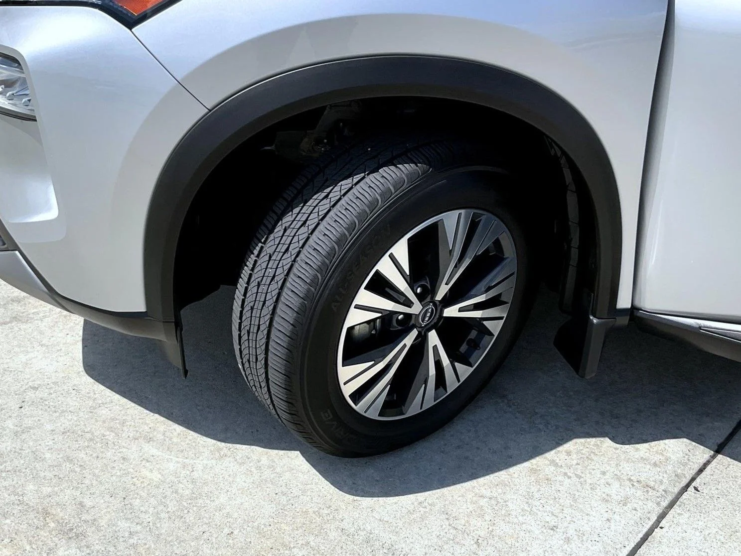 Used 2023 Silver Nissan SV image 24
