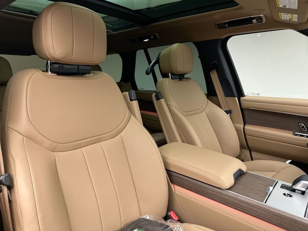 New 2026 Batumi Gold Premium Metallic Land Rover SE image 6