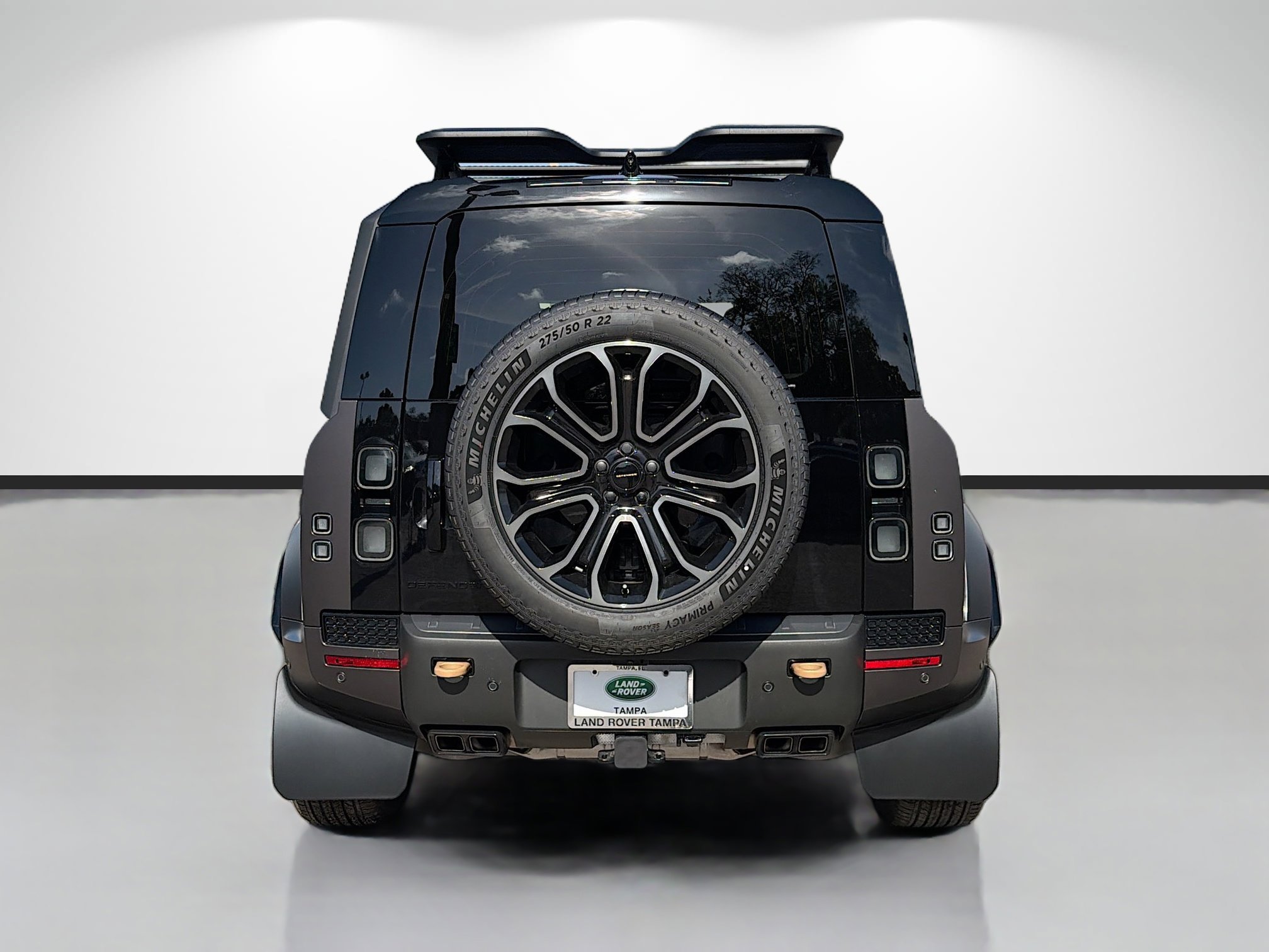 New 2026 Charente Grey Land Rover OCTA image 4