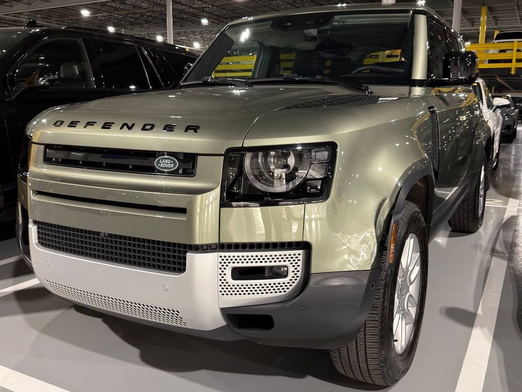 2024 Land Rover Defender 110 S P400's photo