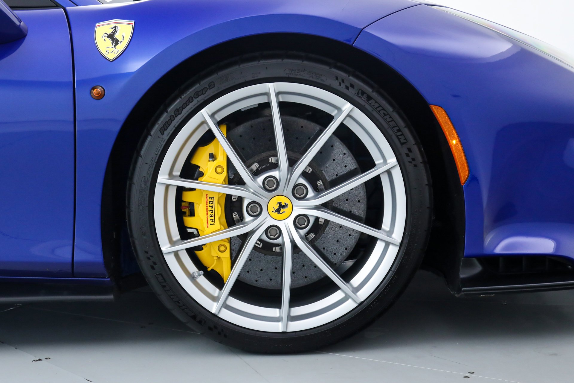 Used 2020 Blue Ferrari  image 40
