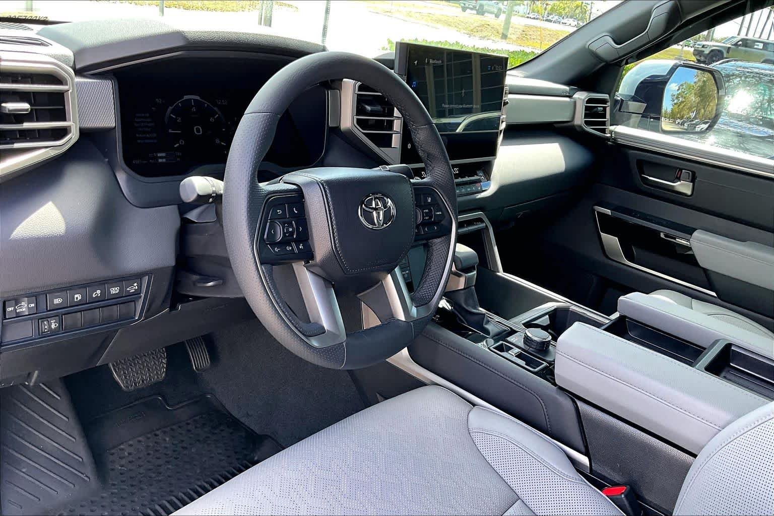 Used 2025 Wind Chill Pearl Toyota Limited Hybrid image 18