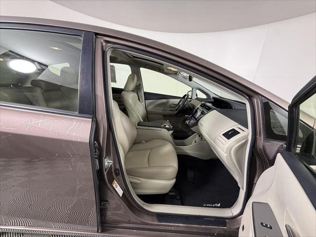 Certified Used 2016 TOASTED WALNUT PEARL Toyota  image 17