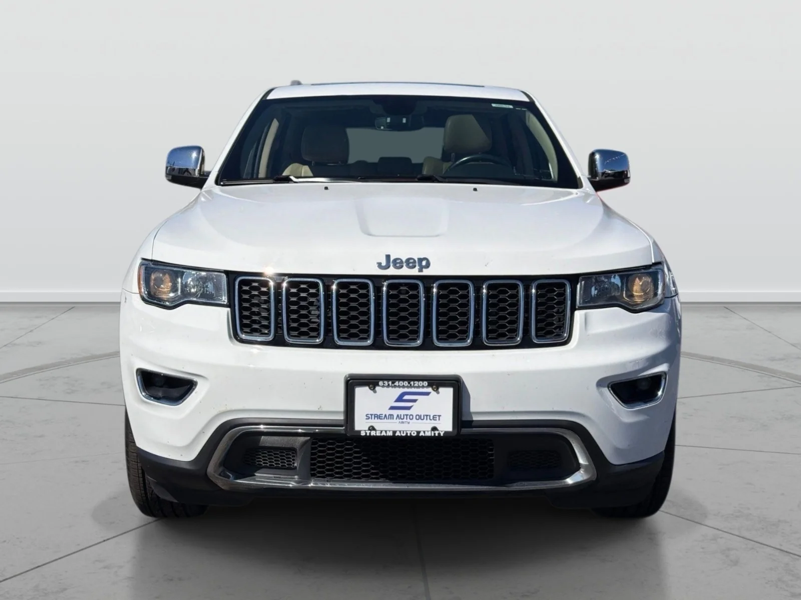 Used 2018 White Jeep Limited image 2