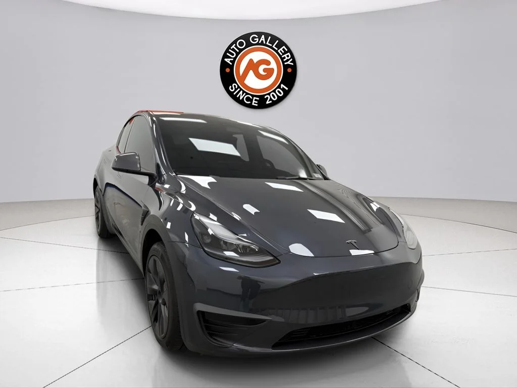 2025 Tesla Model Y Long Range Rear Wheel Drive's photo