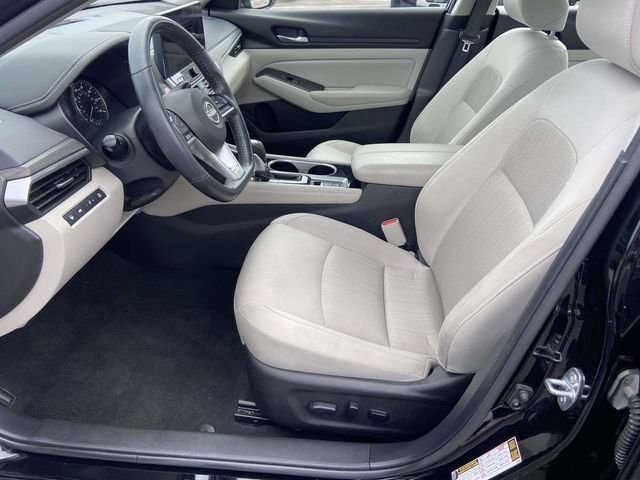 Used 2024 Black Nissan 2.5 SV image 13
