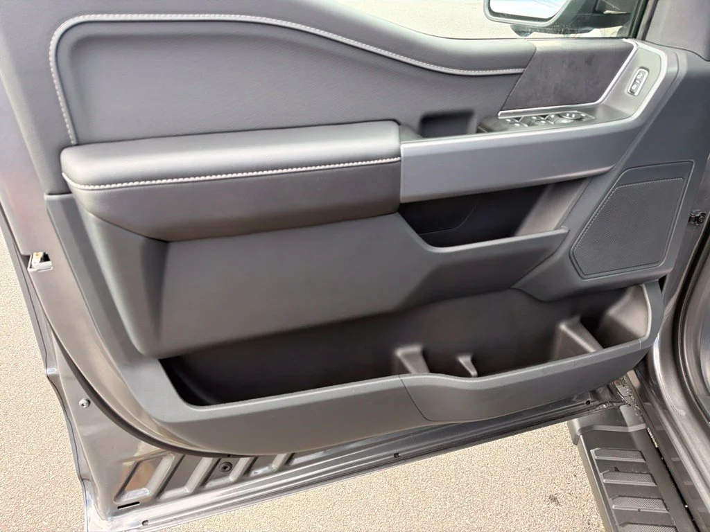 New 2026 Carbonized Gray Metallic Ford XLT image 27