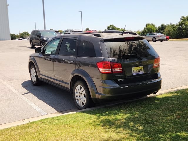 Used 2017 Gray Dodge SE image 3