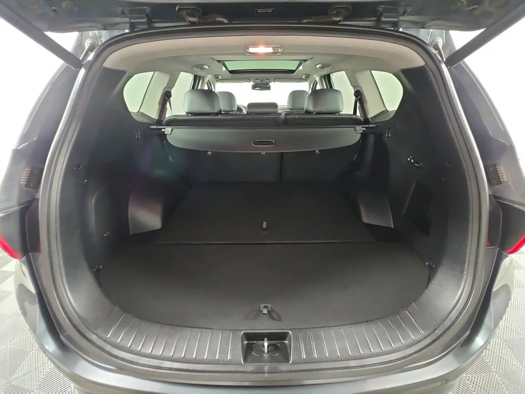 Used 2020 Green Hyundai Limited image 16