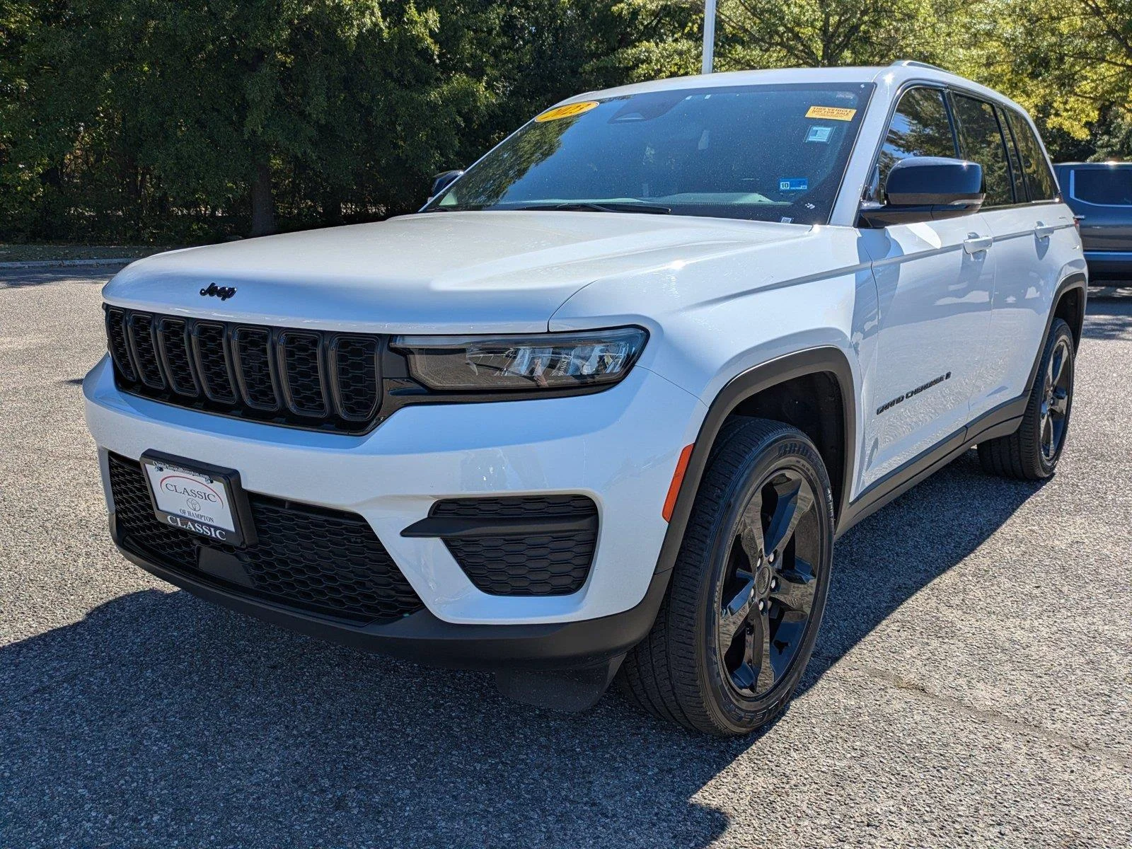 Used 2023 Bright White Clearcoat Jeep Altitude X image 8