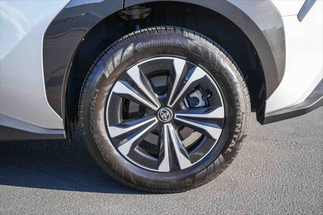 Certified Used 2023 ELEMENTAL SILVER Toyota  image 12
