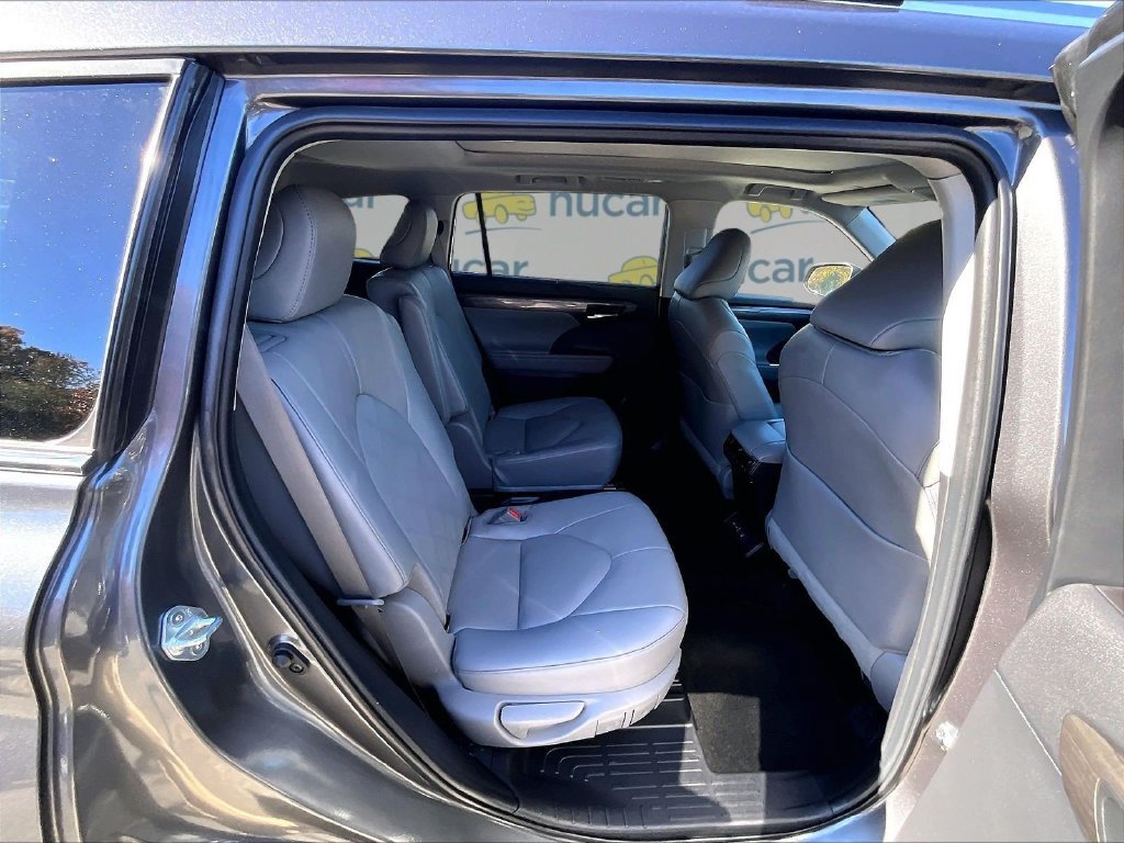 Used 2023 Gray Toyota Platinum image 16