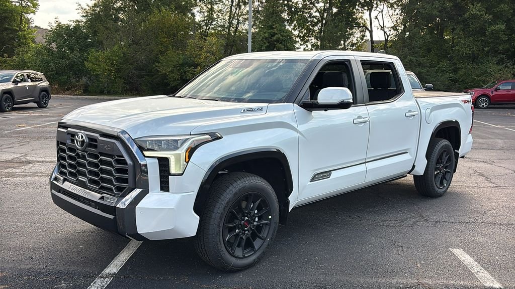New 2026 Wind Chill Pearl <sup>1</sup> Toyota Tundra Platinum image 2