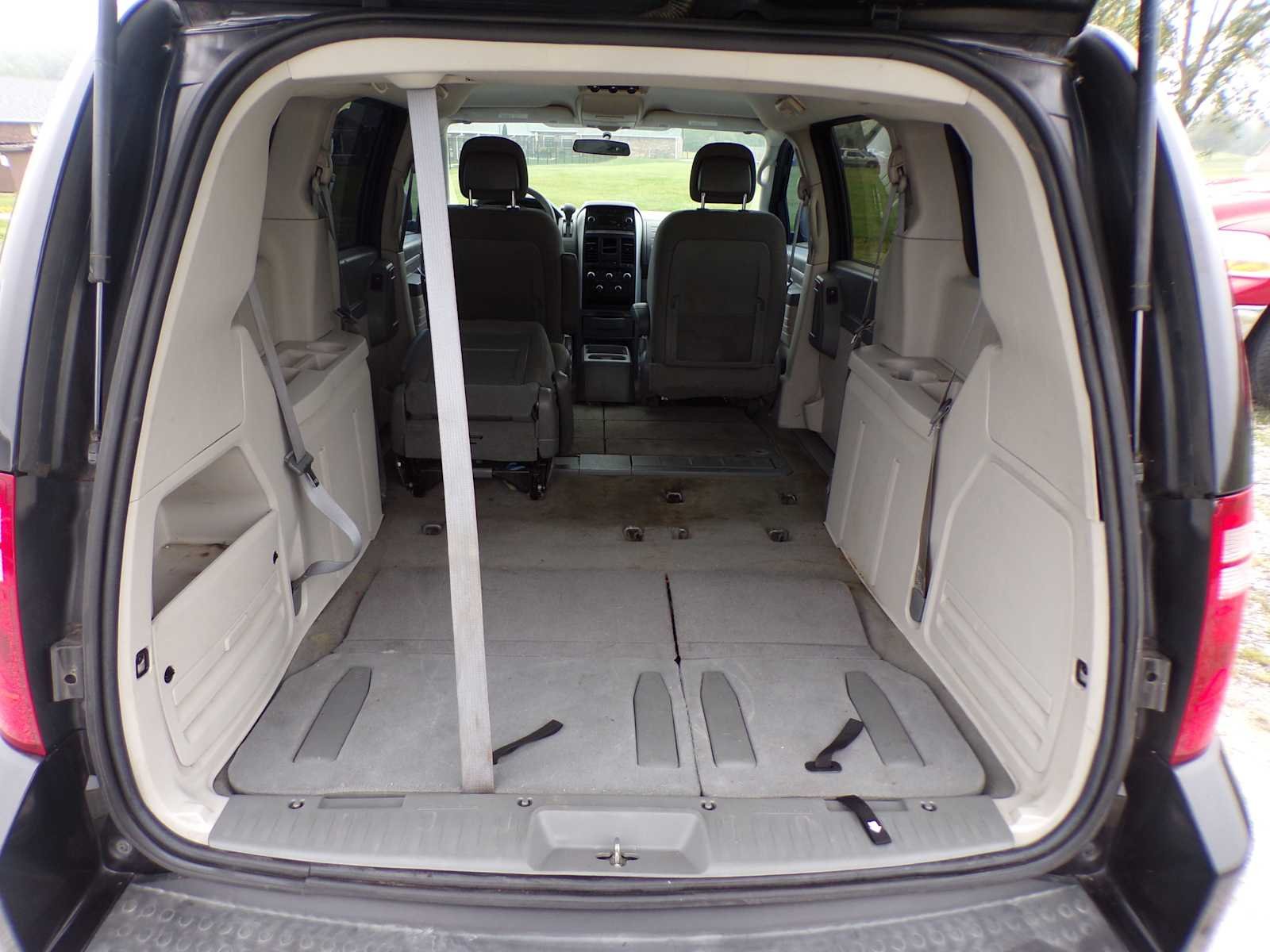 Used 2010  Dodge SE image 19