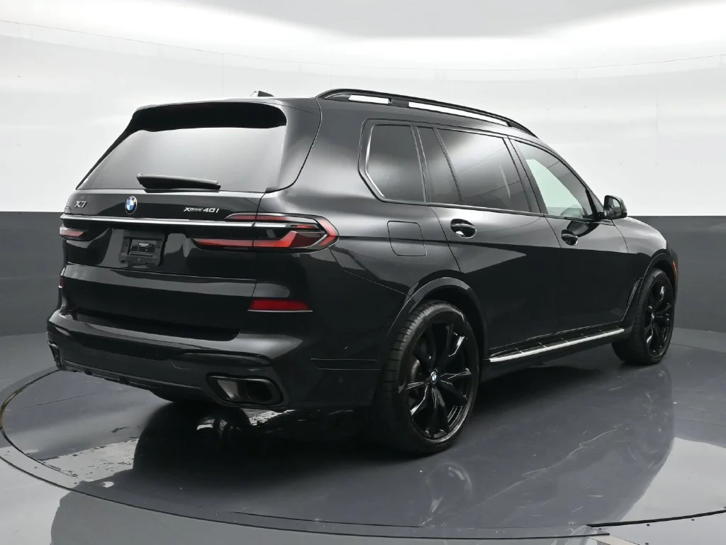 Used 2023 Black Sapphire Metallic BMW xDrive40i image 14