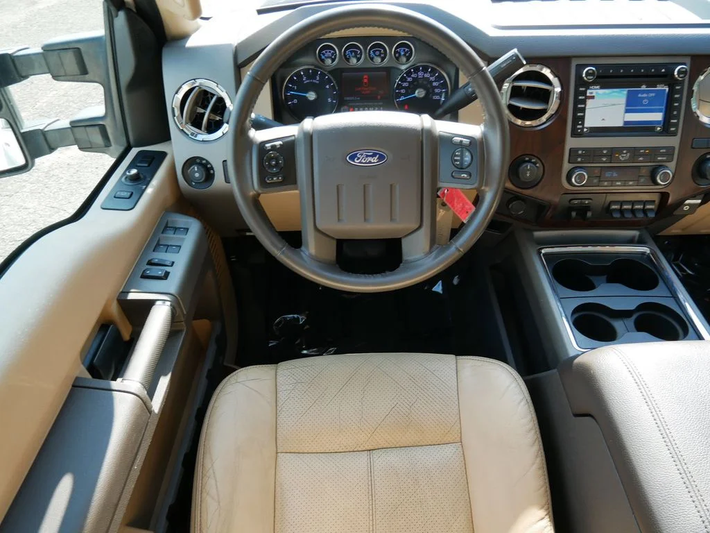 Used 2012 White Ford Lariat image 12