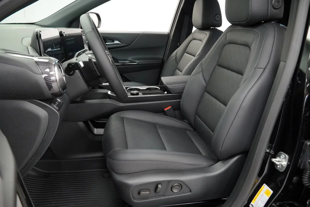 New 2027 Mosaic Black Metallic Chevrolet LT image 7