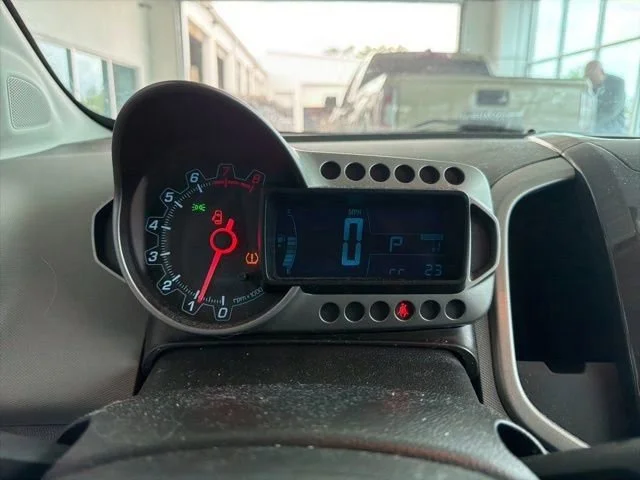 Used 2015 WHITE DIAMOND TRICOAT Chevrolet LTZ image 2