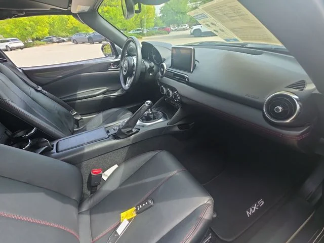 Used 2017  Mazda Grand Touring image 26