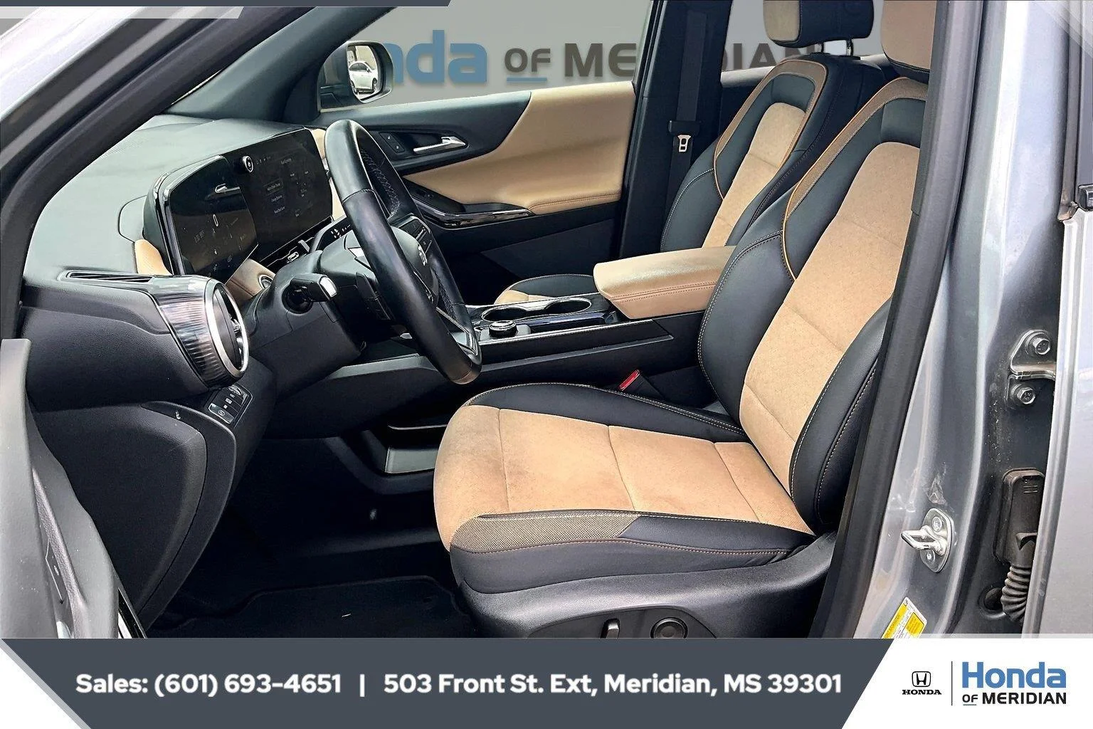 Used 2025 Sterling Gray Metallic Chevrolet AWD ACTIV image 18