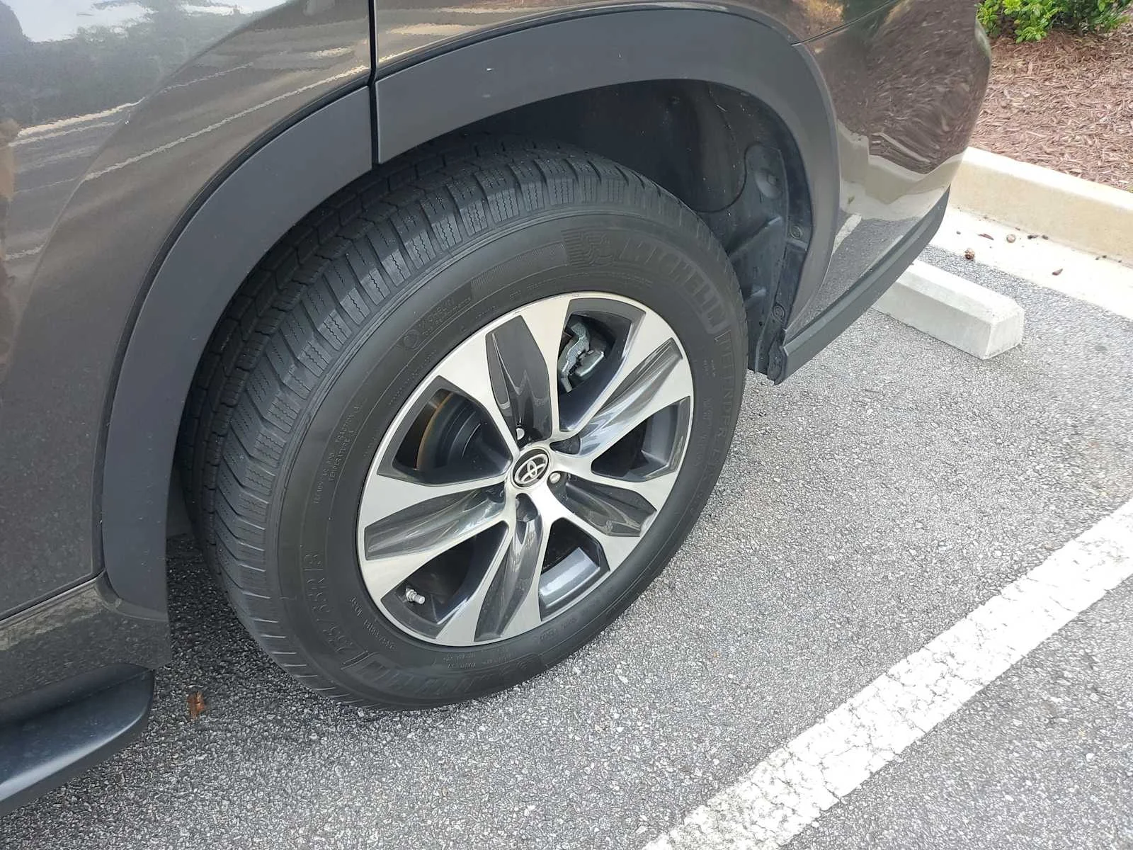 Used 2021 Magnetic Gray Metallic Toyota XLE image 7
