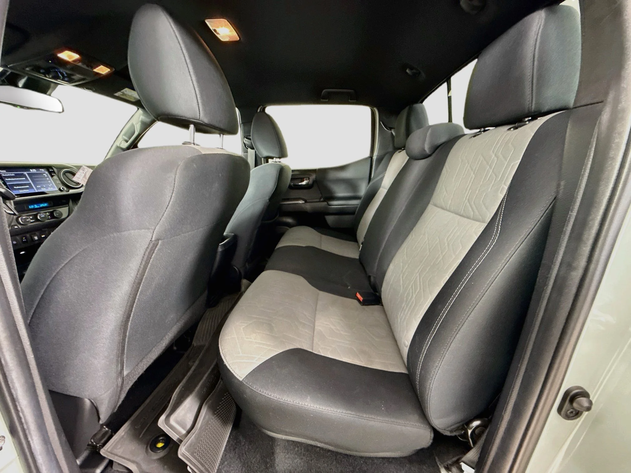 Used 2022  Toyota SR image 24