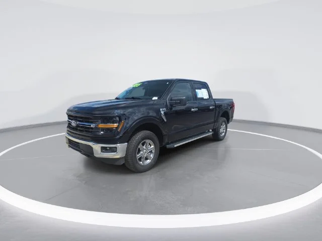 Used 2025 Black Ford XLT image 4