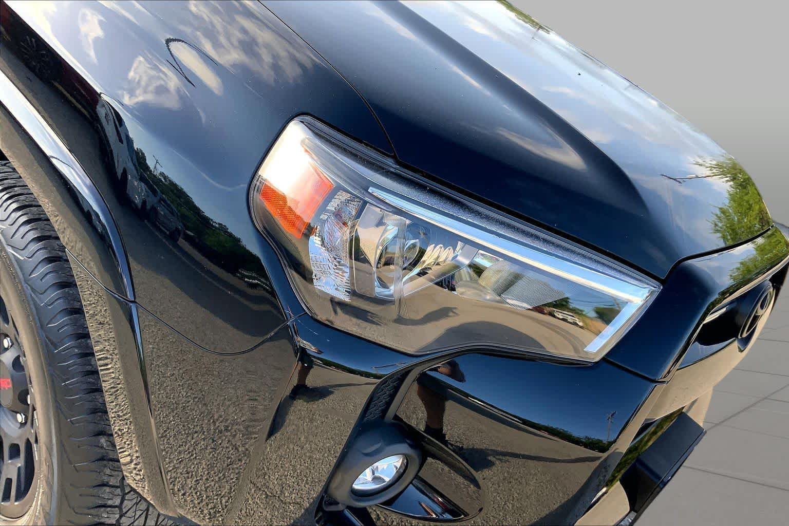 Used 2023 Midnight Black Metallic Toyota SR5 image 27