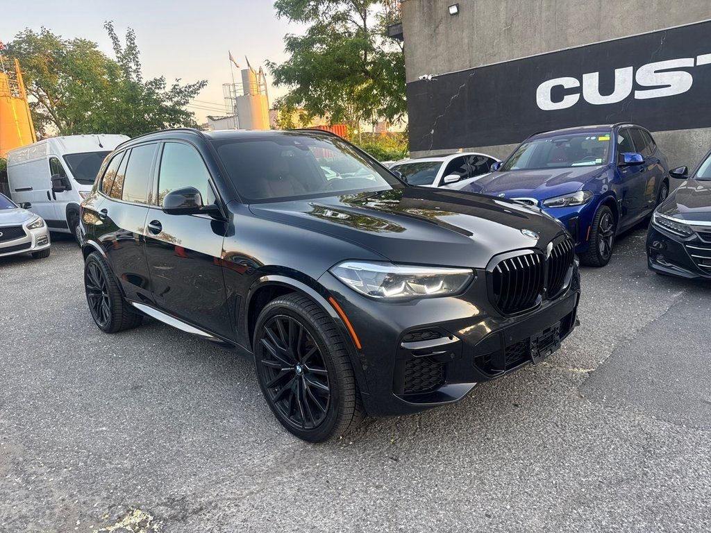 Used 2022 Black BMW xDrive40i image 3