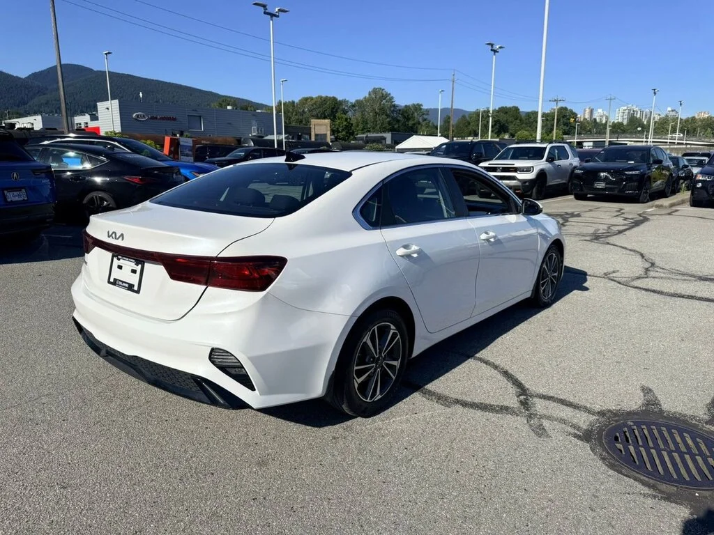 Used 2023 Snow White Pearl Kia Sedan EX IVT Dilawri Certified   One Owner   Local image 5