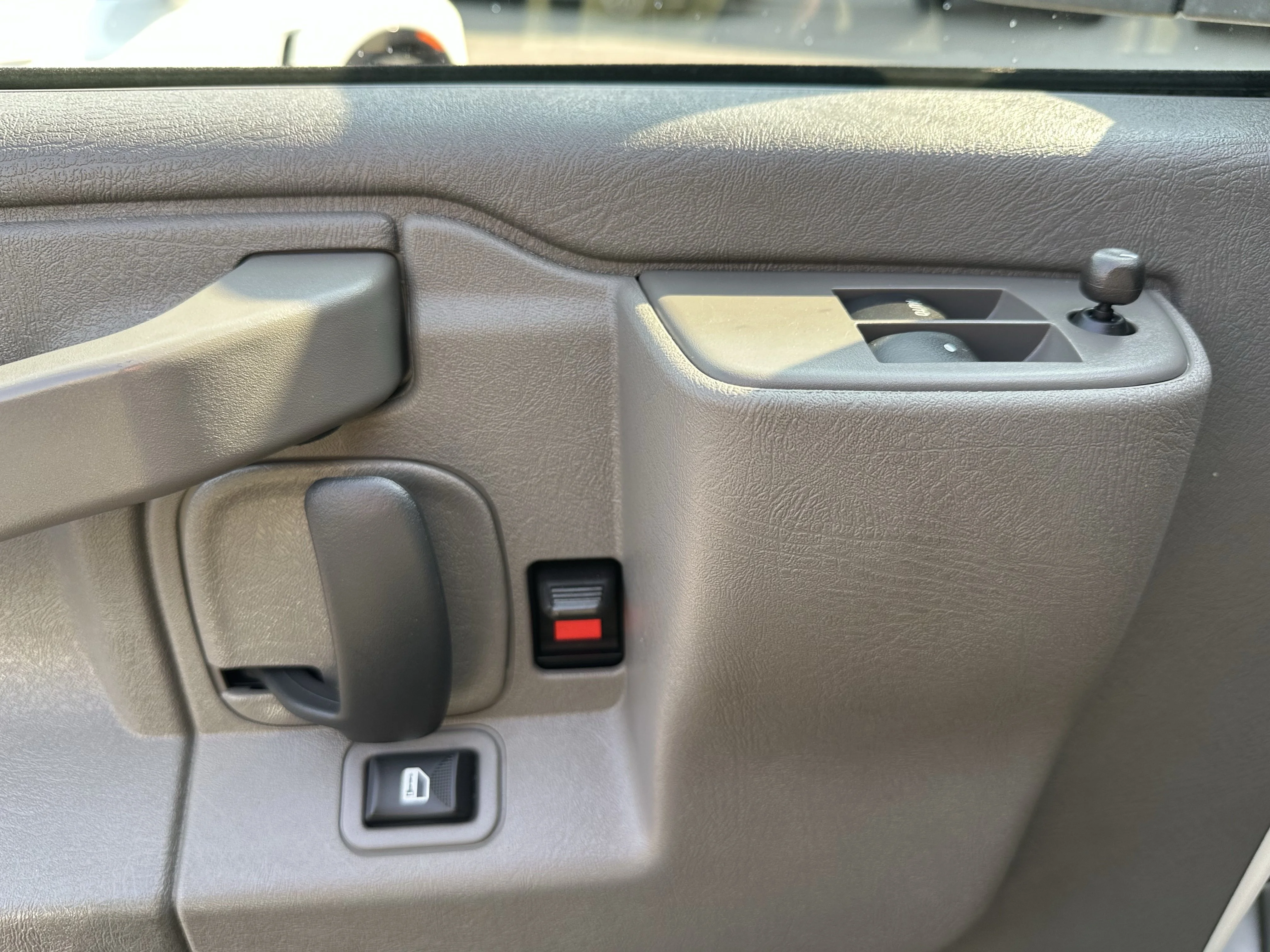 Certified Used 2025  GMC Work Van image 9