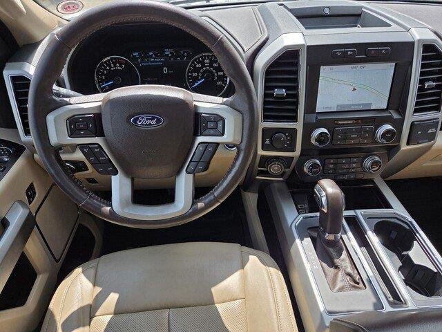 Used 2019  Ford LARIAT image 25