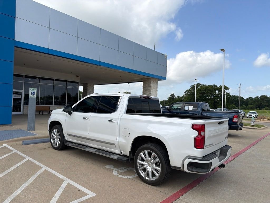 Used 2024 White Chevrolet High Country image 4
