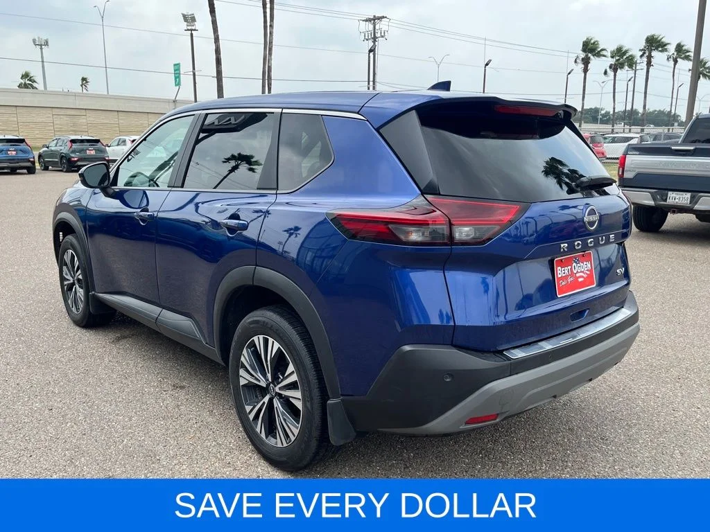 Used 2022 Blue Nissan SV image 5