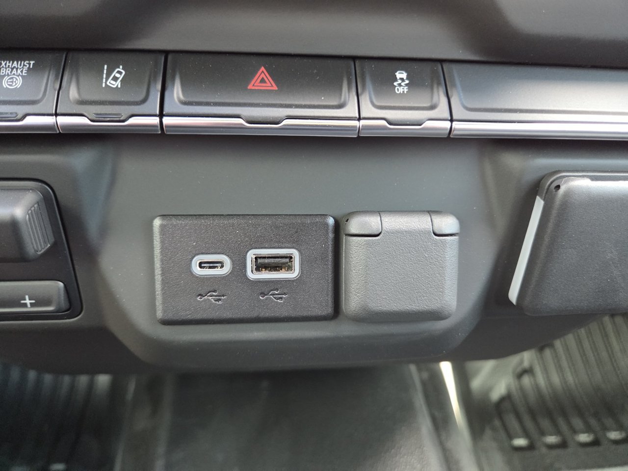 2025 GMC Sierra 3500 Chassis Cab Pro - Photo 34