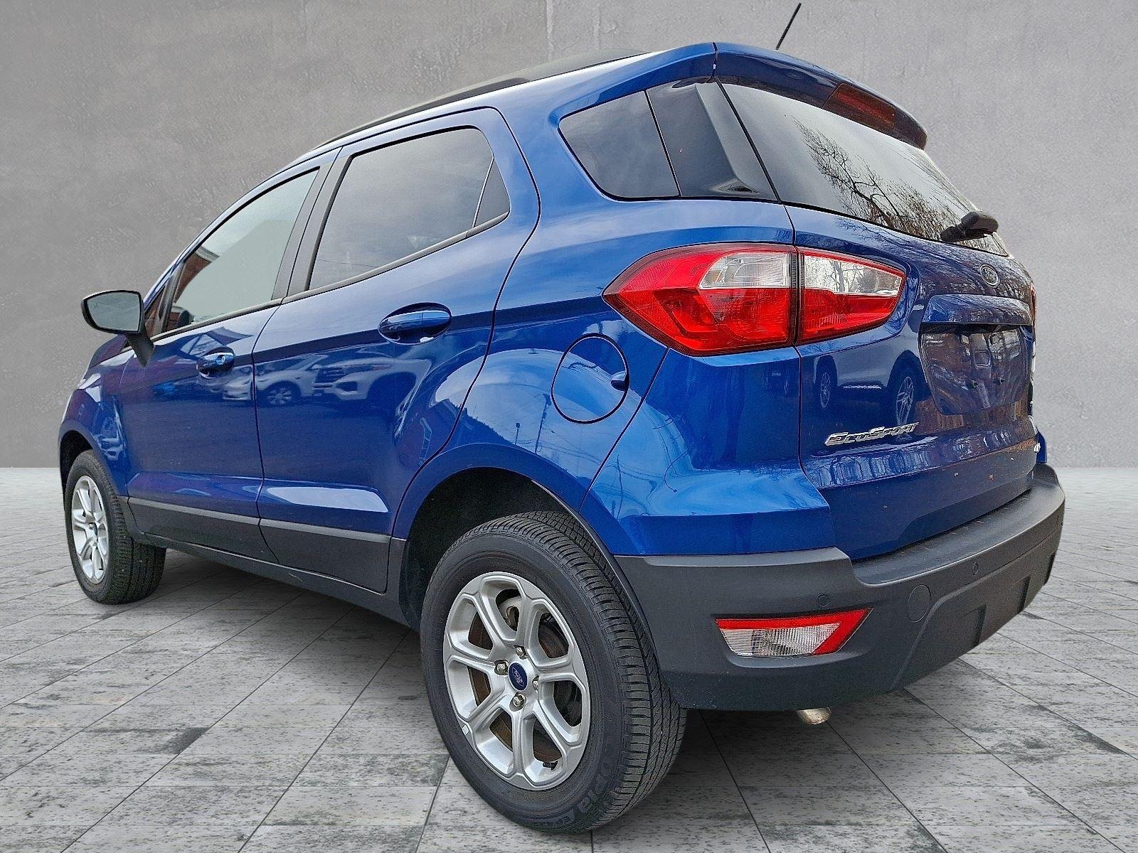 Used 2022 Lightning Blue Metallic Ford SE image 5