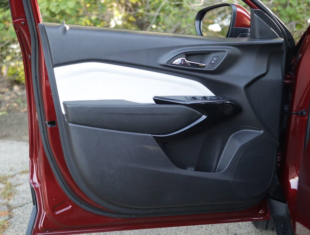 Used 2025 Crimson Metallic Chevrolet LT image 21